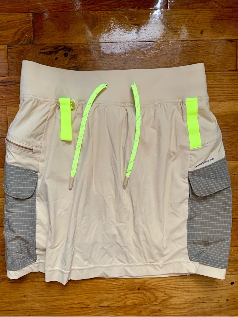 Like New lululemon athletica Beige Cargo Skort with Neon Yellow Accents